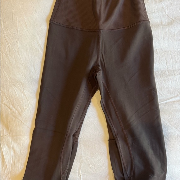 LULULEMON super high rise align leggings 28” - Picture 3 of 4